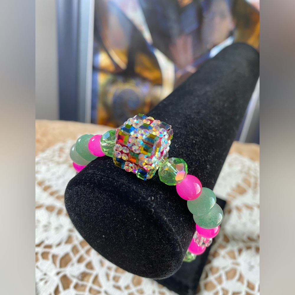 Hand Crafted Glass Beads Stretch Bracelet.